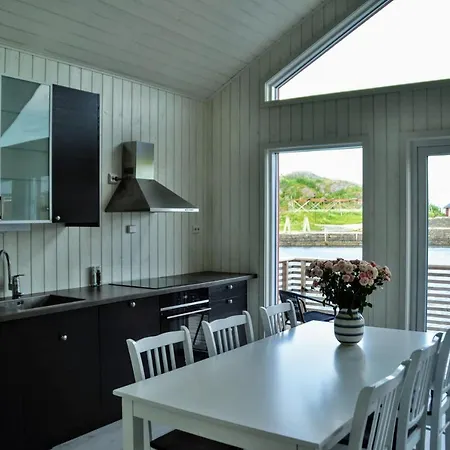 Holiday home Finnvika Rorbuer *